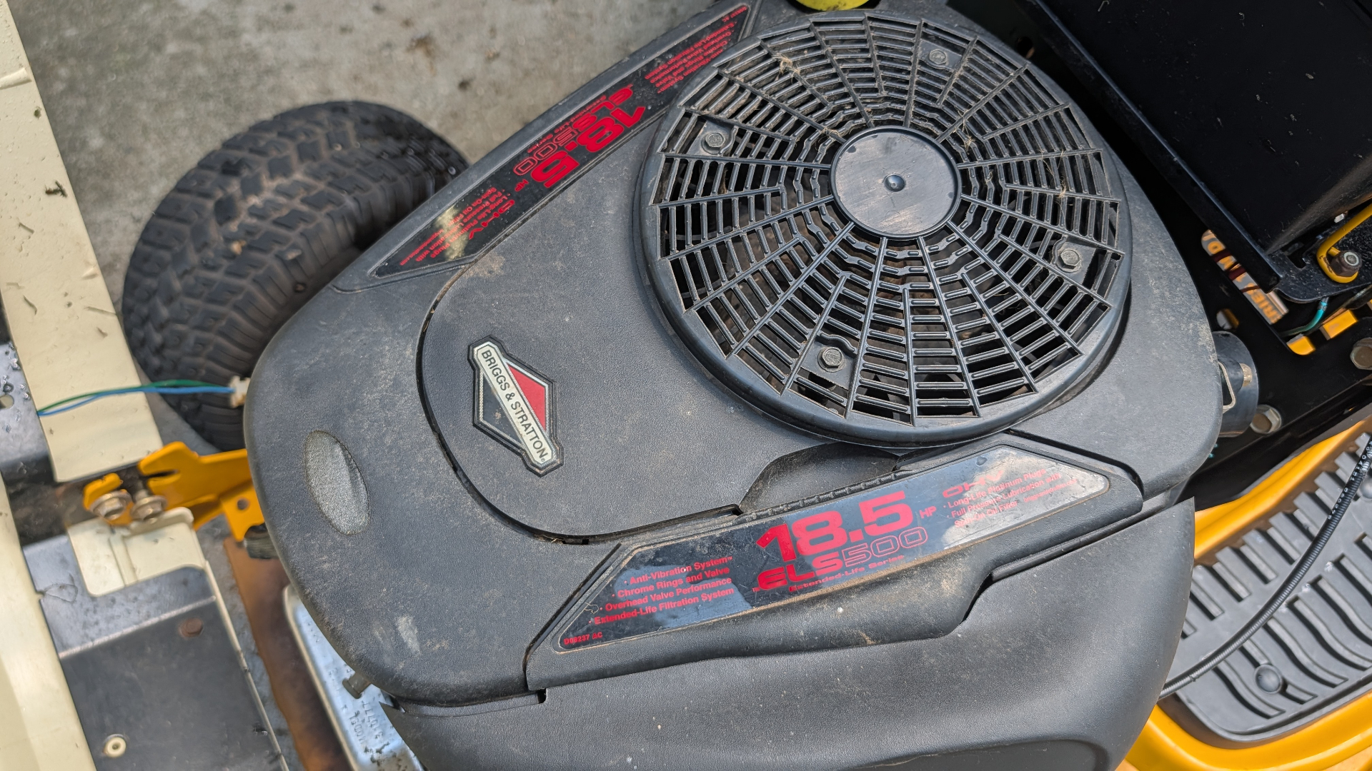 Briggs and Stratton 18.5 HP ELS 500 engine on a Cub Cadet mower
